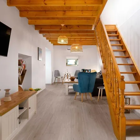 Casa Di Famiglia Rhodes * Коскину